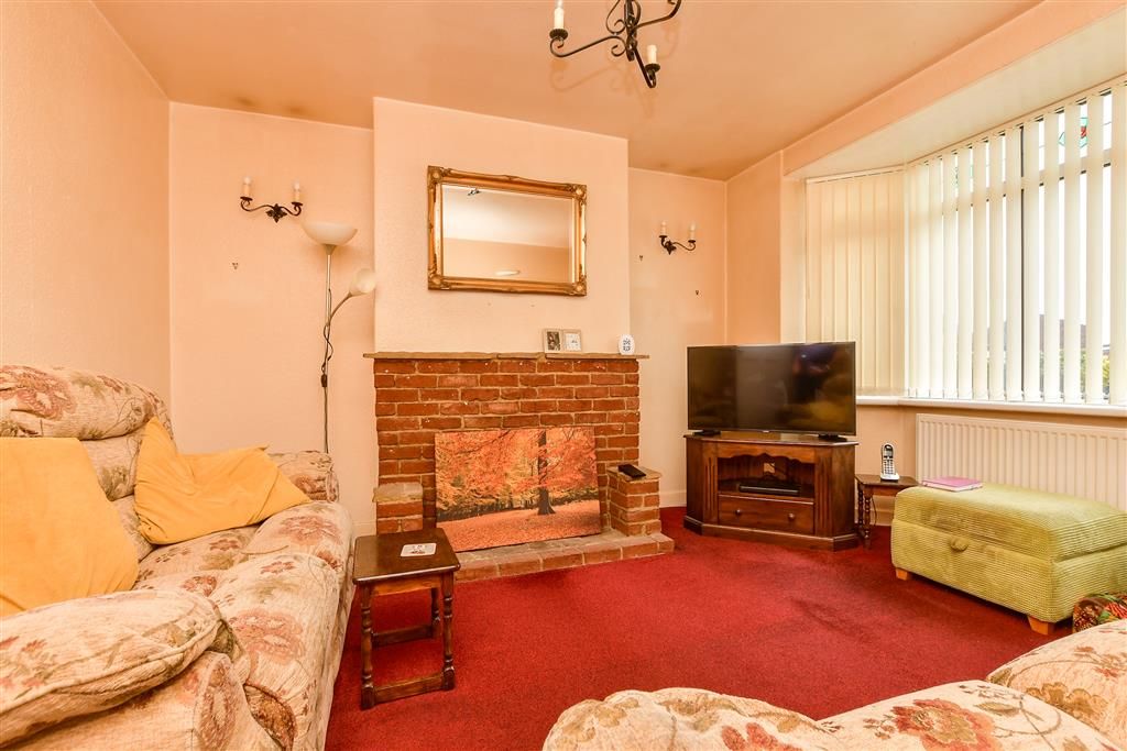 Property photo 3 of 11 Lounge