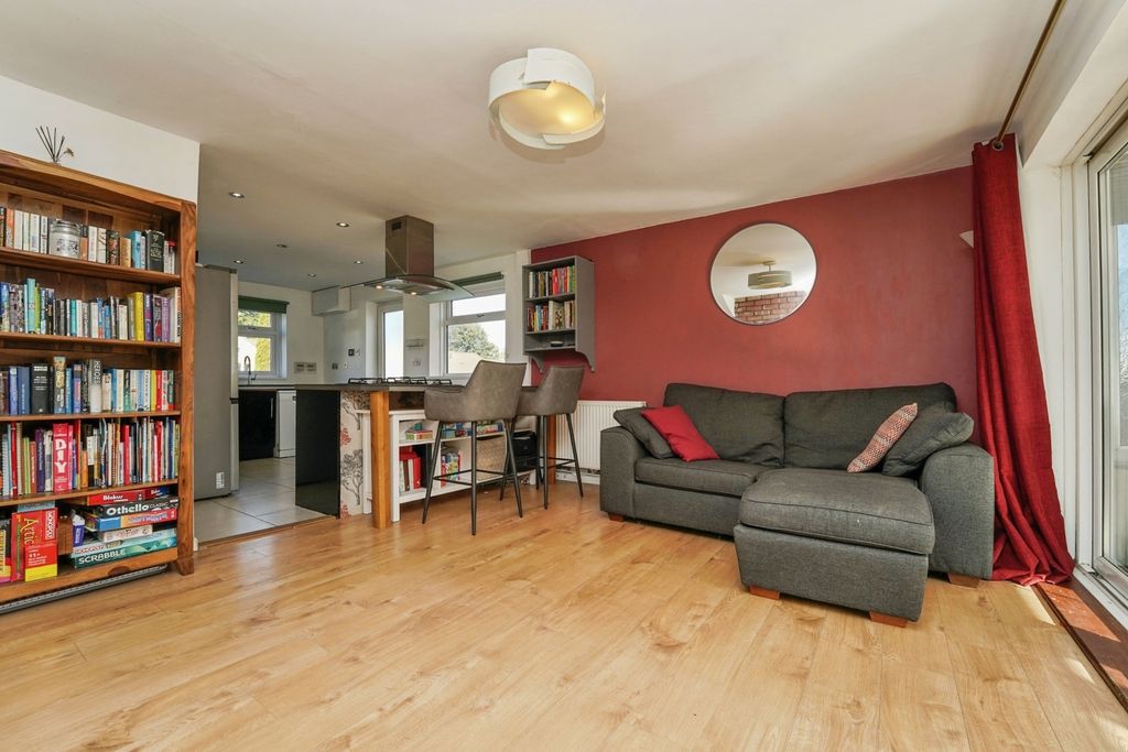 Property photo 2 of 17 Pbox-Img.Jpg