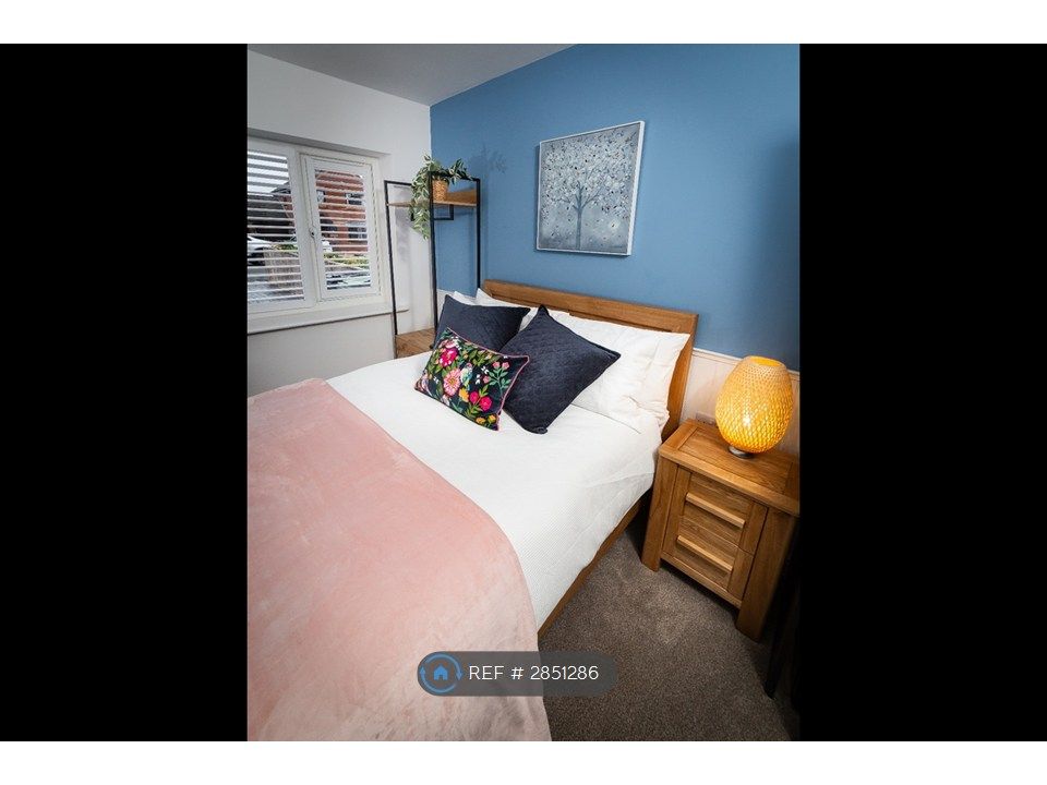 Property photo 2 of 25