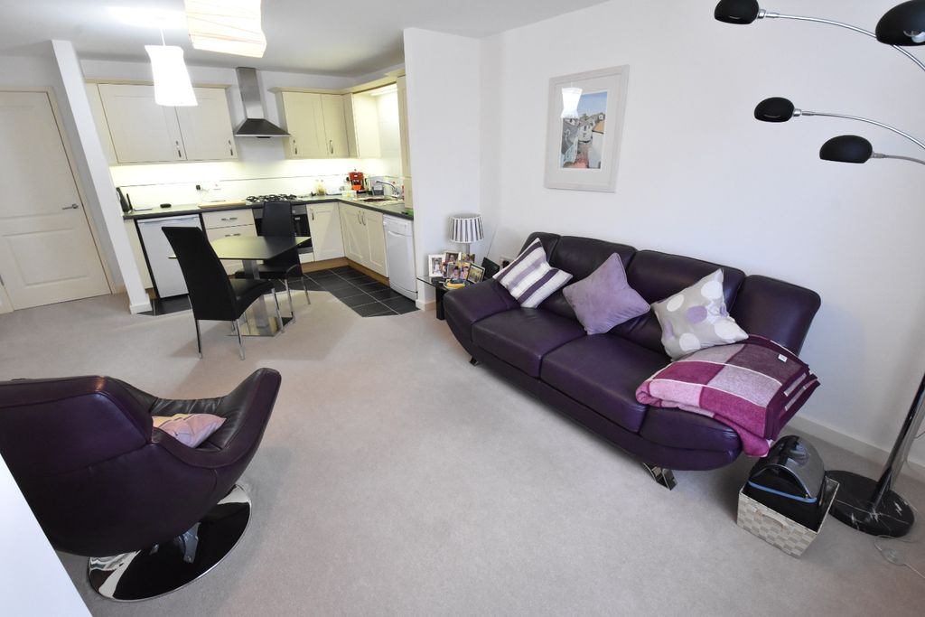 Property photo 3 of 12 3918023