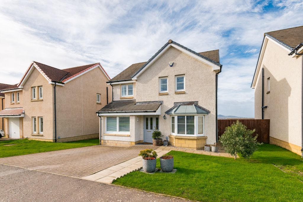 Property photo 1 of 31 Primary Property Image