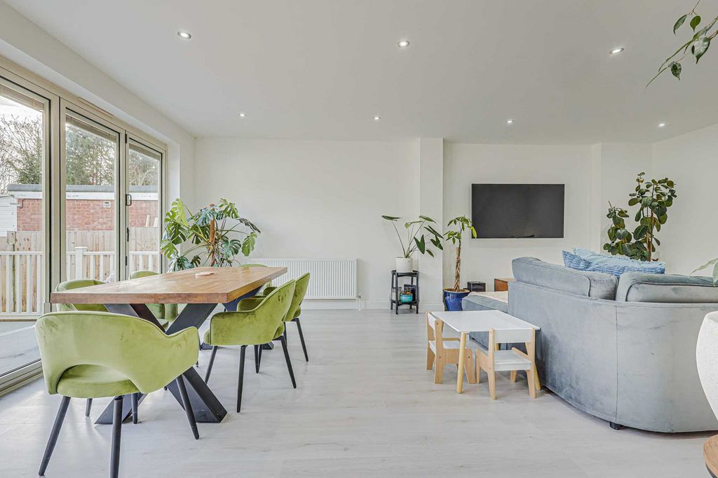 Additional image 14 of 4 bed detached house for saleThundersley Park Road, Benfleet SS7