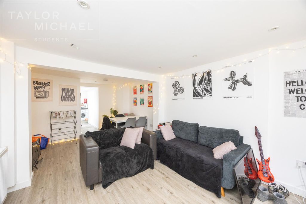 Property photo 2 of 12 Living Room