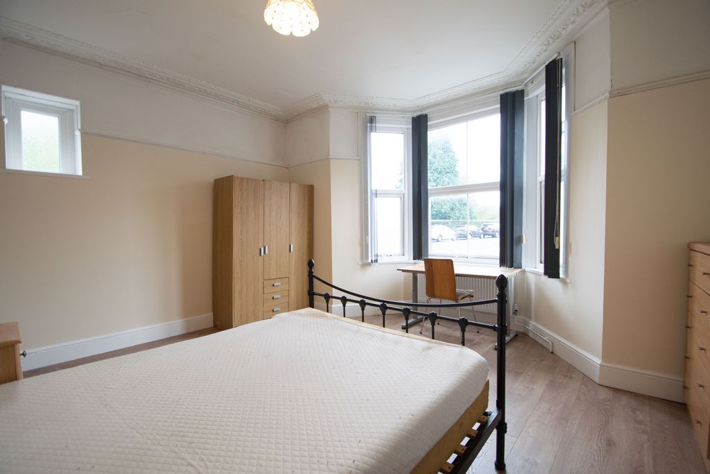 Property photo 2 of 11 Photo 3