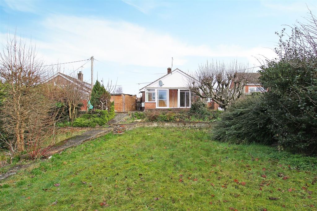 Property photo 3 of 15 14 Micheldever Road Ph5.Jpg