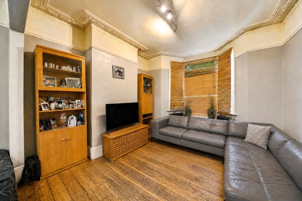 Property photo 2 of 11 Picture No. 41