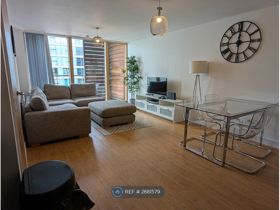 Property photo 1 of 15 Lounge