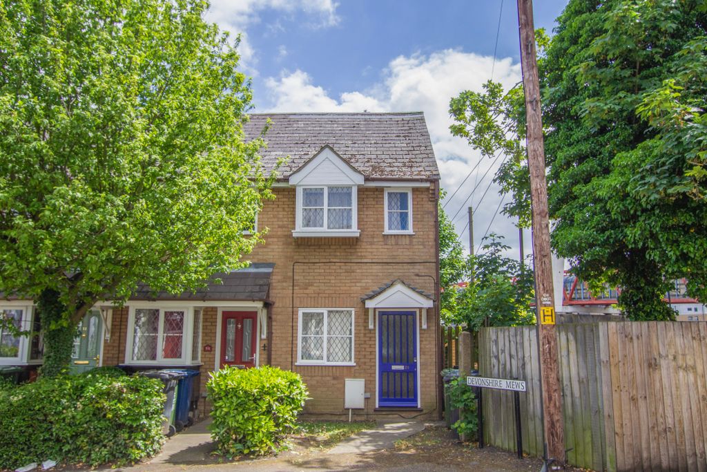 Property photo 1 of 8 Front