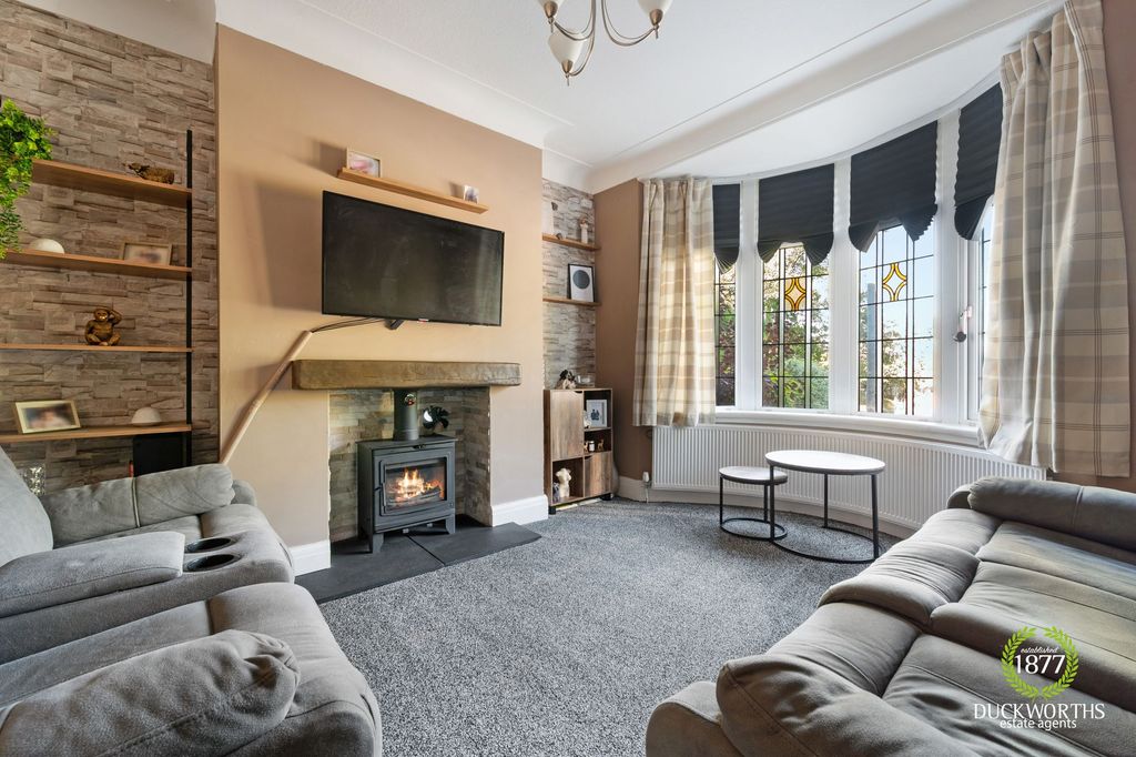 Property photo 2 of 27