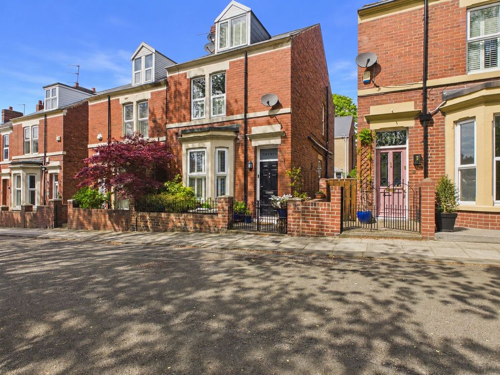 Property photo 1 of 14 External