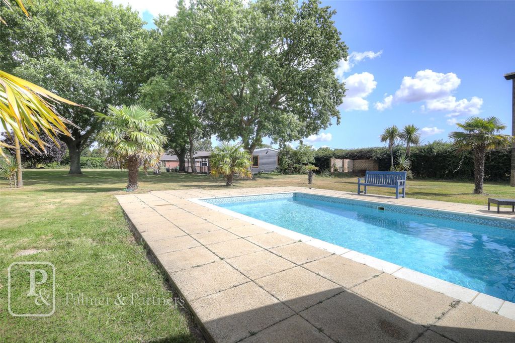 Property photo 2 of 43 Picture No. 33