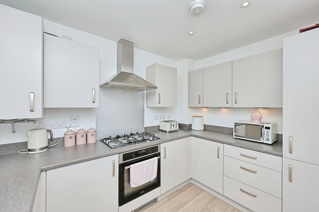 Property photo 3 of 21 Pbox-Img.Jpg