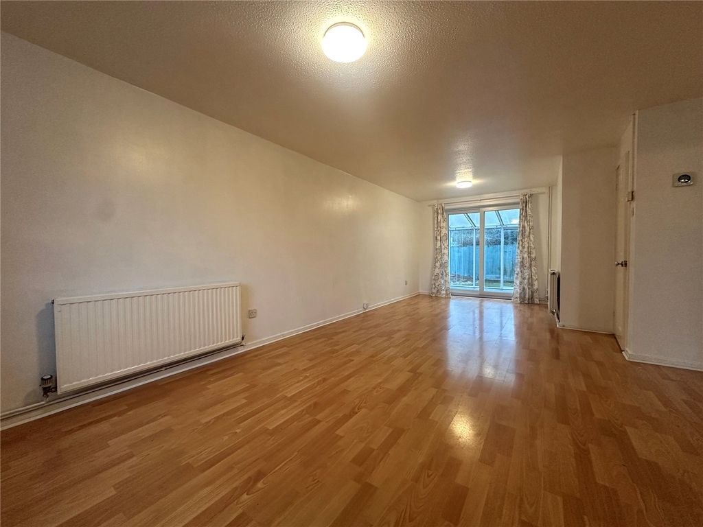 Property photo 2 of 10 Picture No. 12