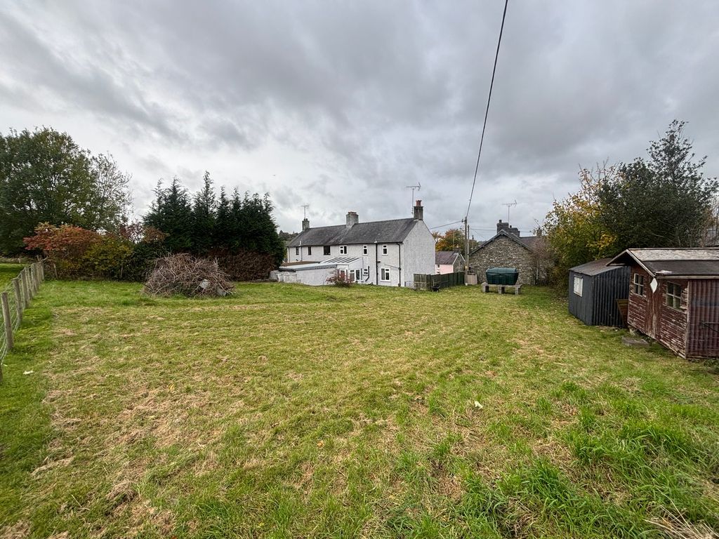 Property photo 2 of 20