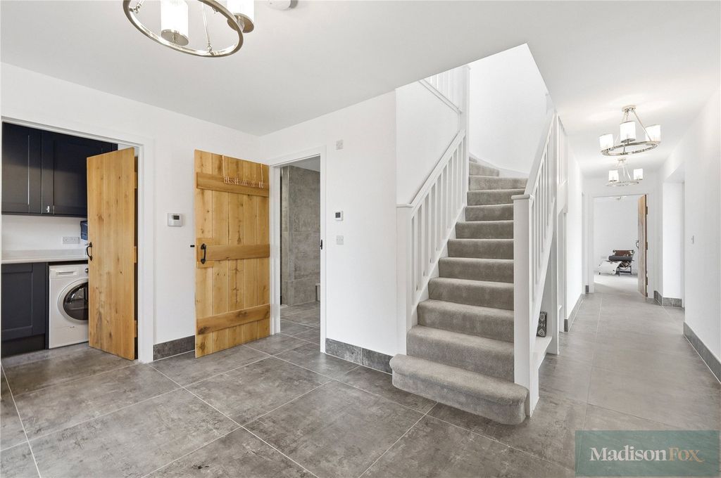 Property photo 2 of 35 Picture No. 28