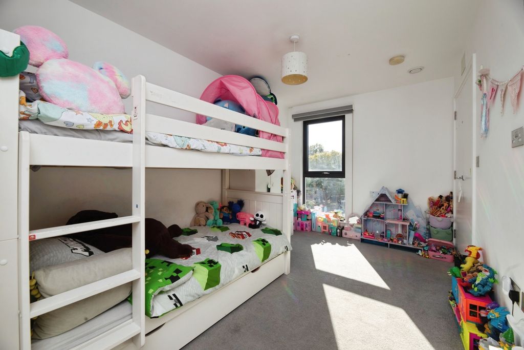 Additional image 12 of 2 bed flat for saleThe Broadway, Loughton, Essex IG10