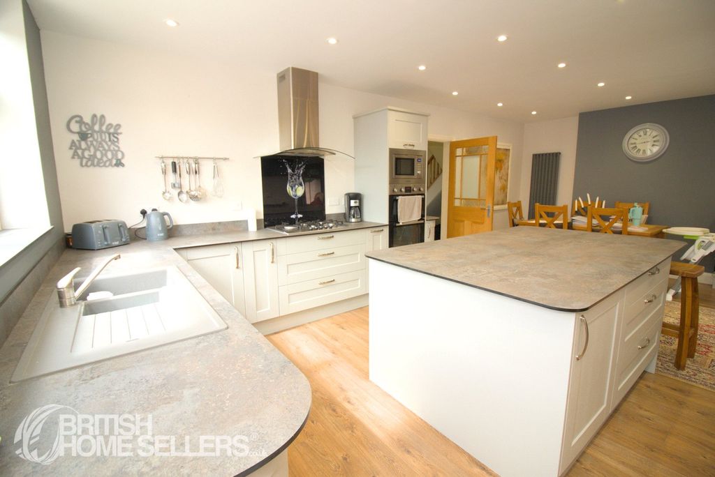 Property photo 3 of 28 Picture No. 22
