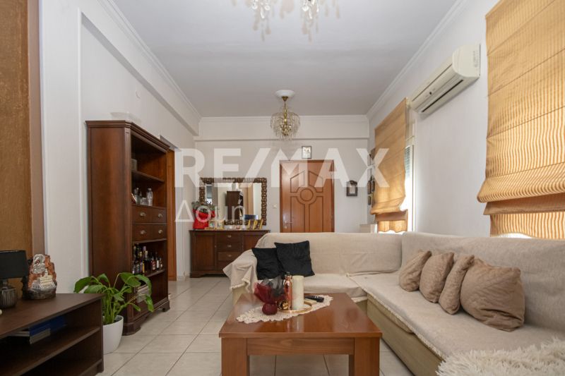 Property photo 2 of 27