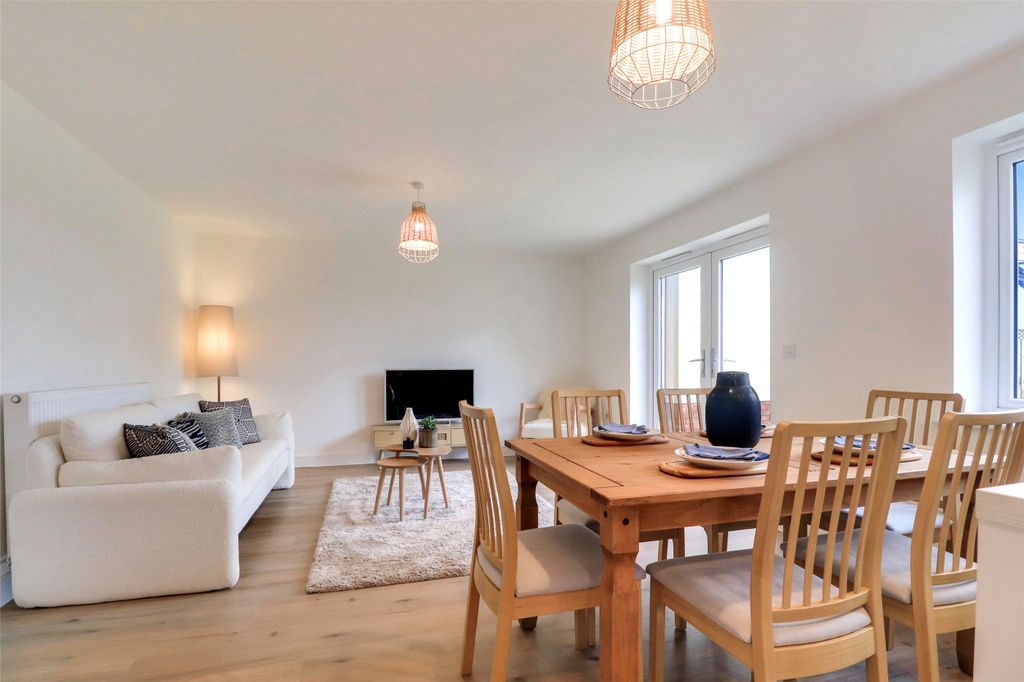 Property photo 3 of 13 Picture No. 01