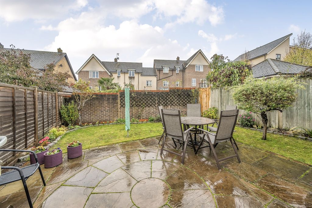 Property photo 2 of 13