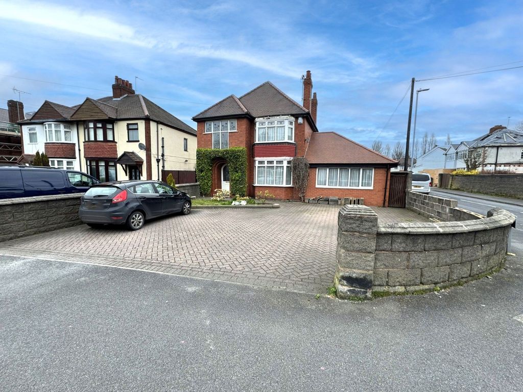 Property photo 2 of 42