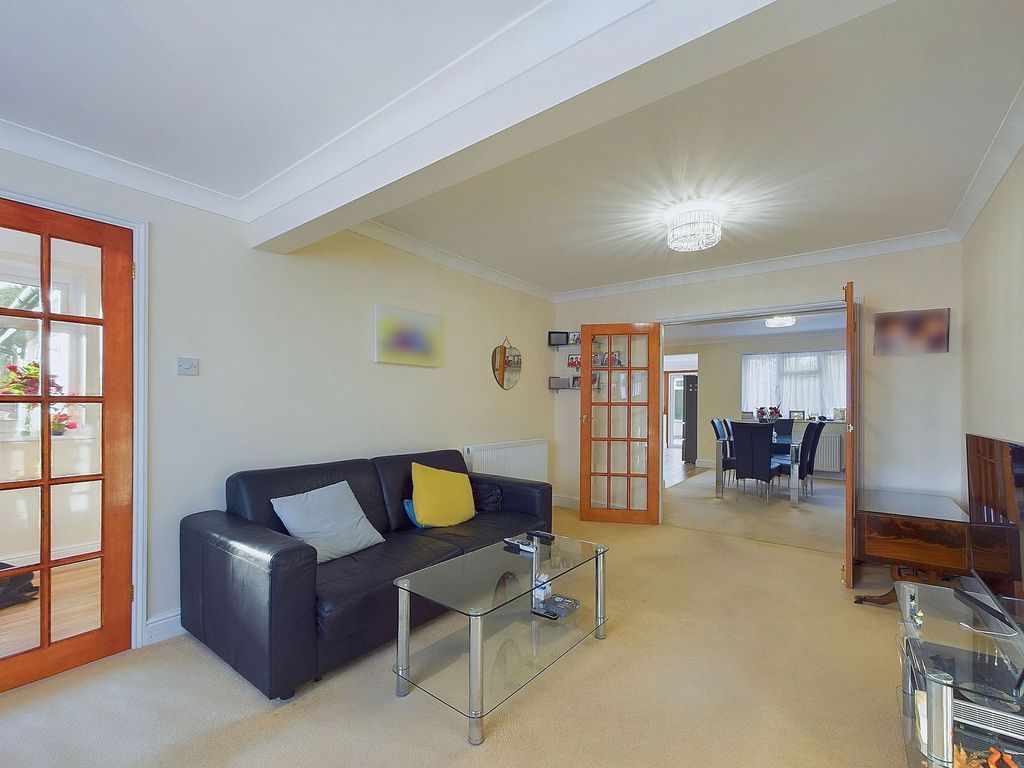 Property photo 3 of 31