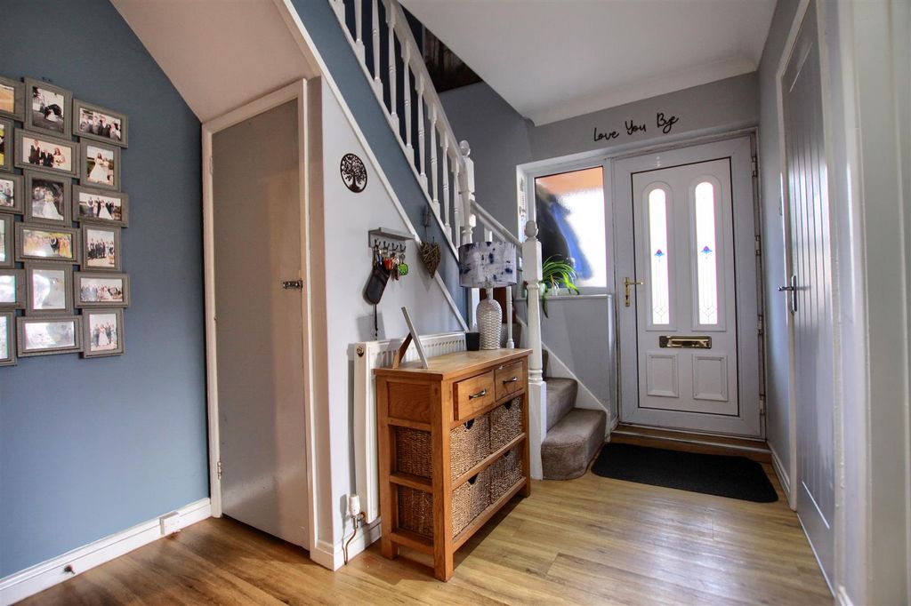 Property photo 3 of 18 cd6.Jpg