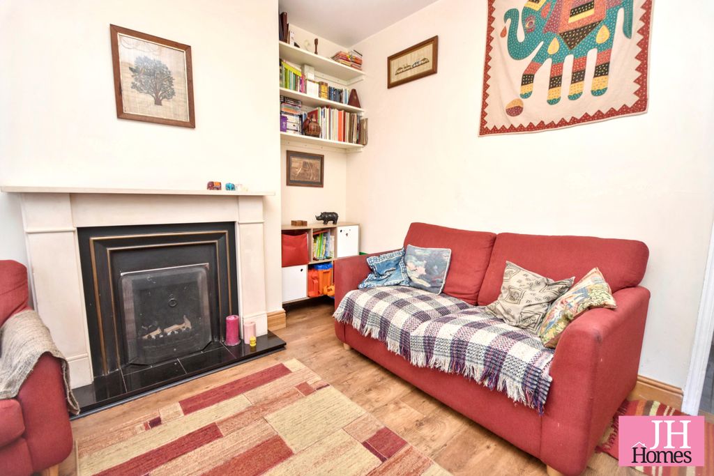 Property photo 3 of 10