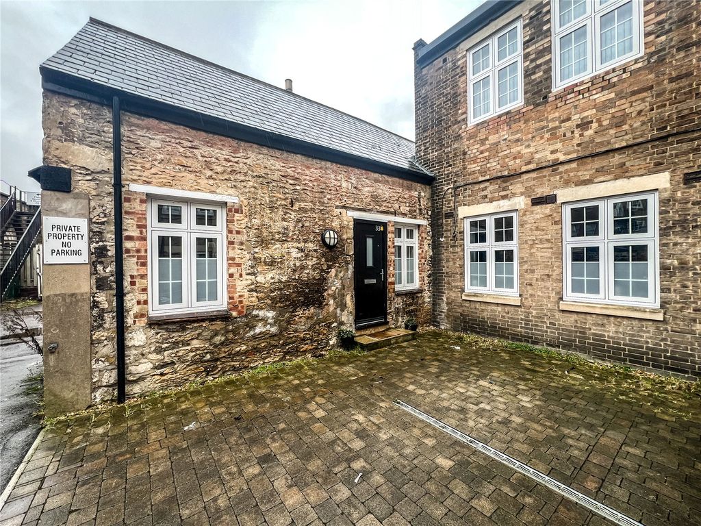 Property photo 1 of 9 Picture No. 03