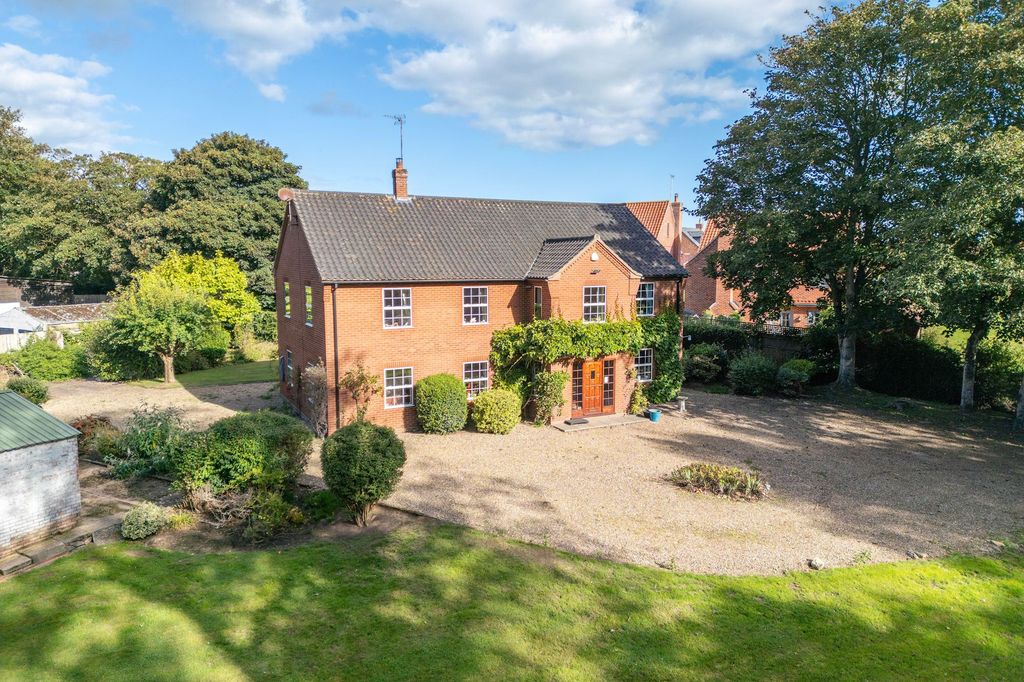 Property photo 1 of 33