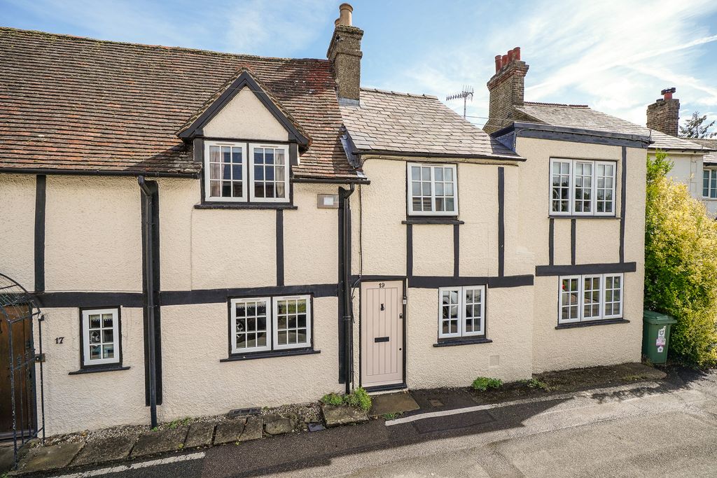 Property photo 1 of 22 19-Bourne-End-Lane-1040