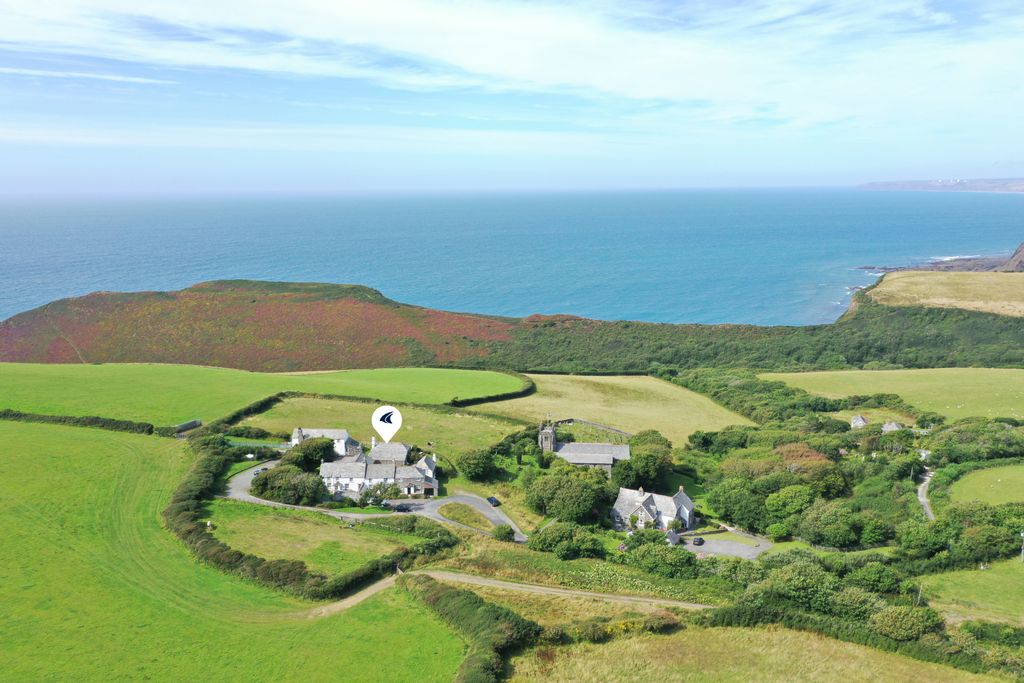 Property photo 2 of 18 Gallery