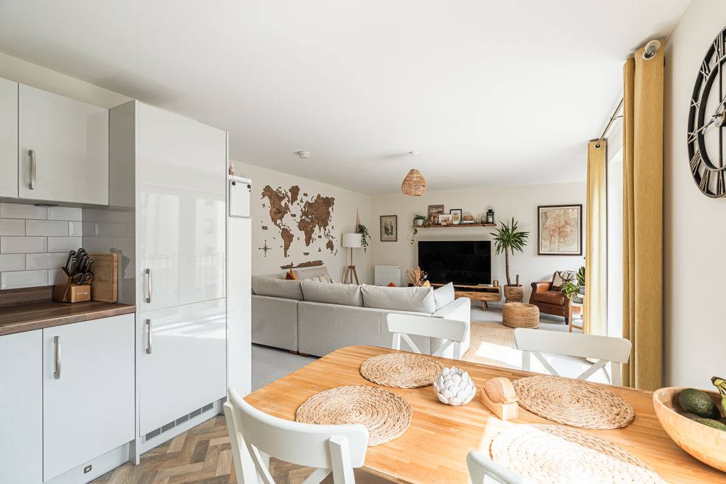 Additional image 5 of 2 bed flat for sale4/1 Bowbridge Crescent, Edinburgh EH17