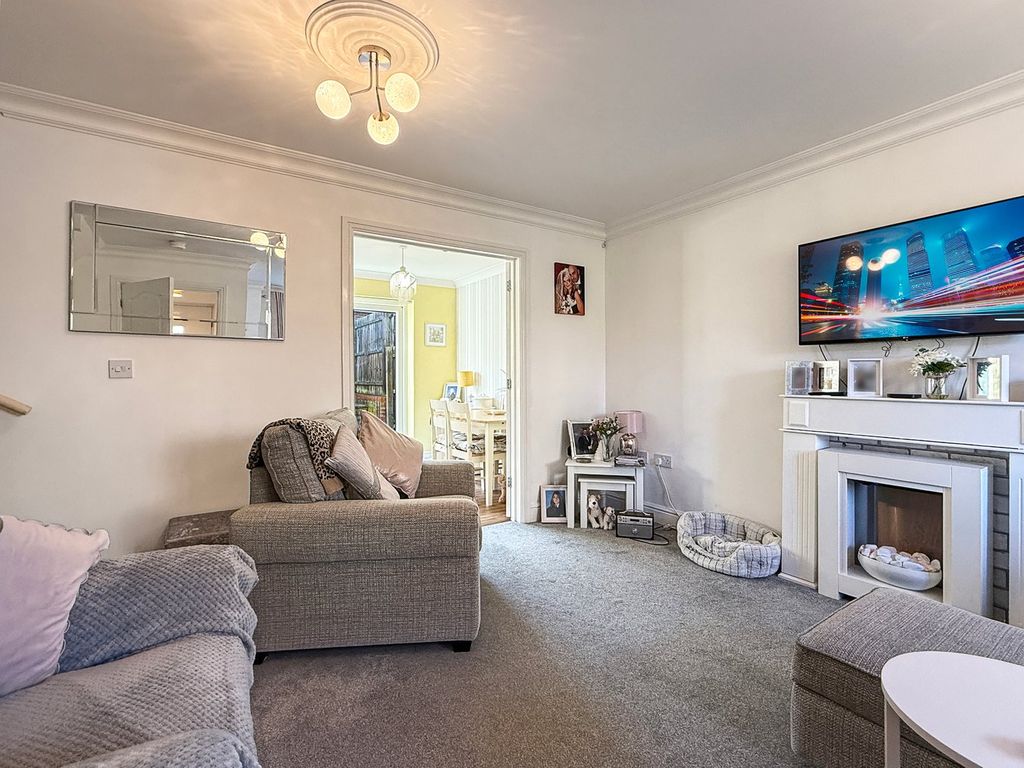 Property photo 3 of 12