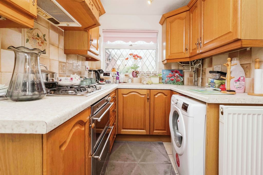 Property photo 2 of 17