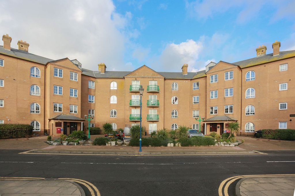 Property photo 1 of 21