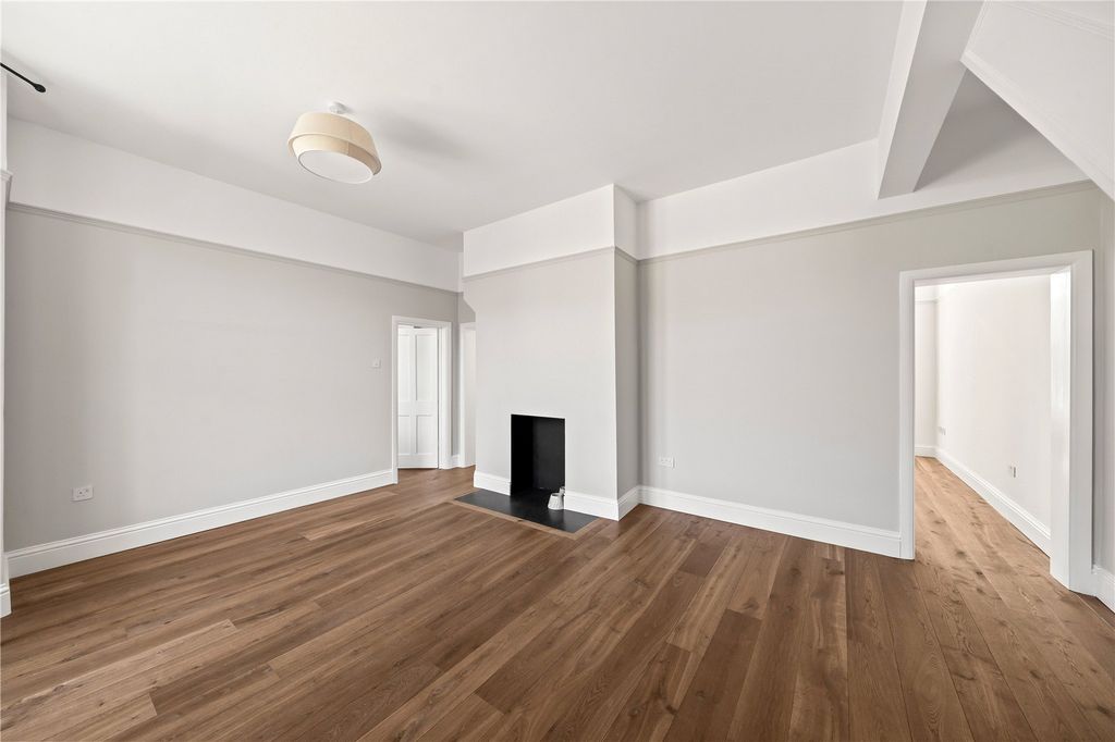 Property photo 3 of 15 Picture No. 30