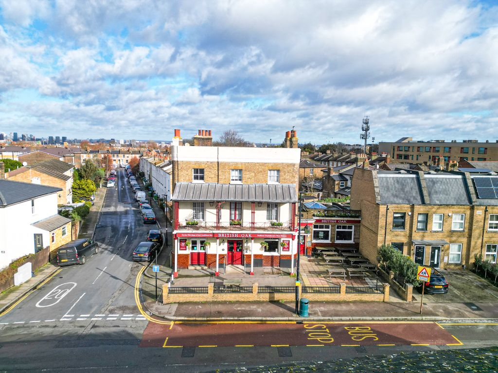 Property photo 2 of 11