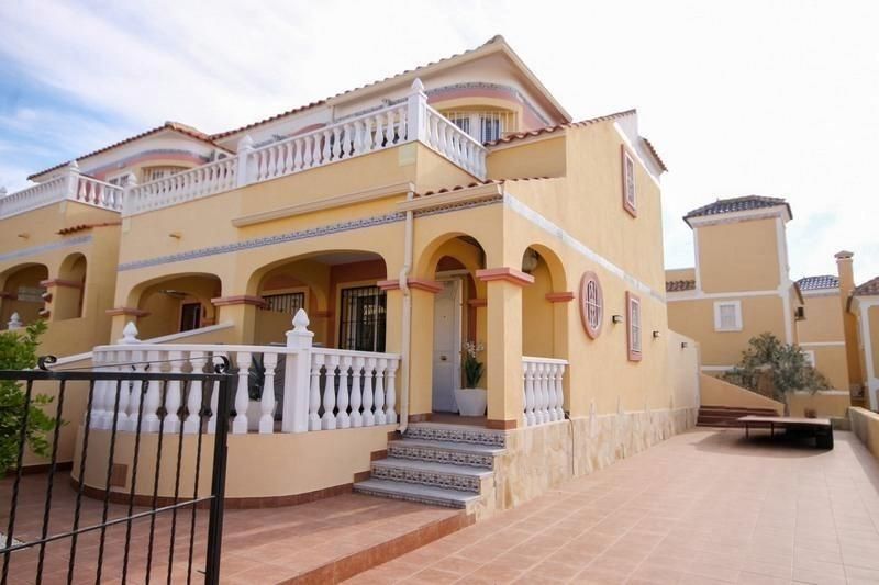 Property photo 1 of 32