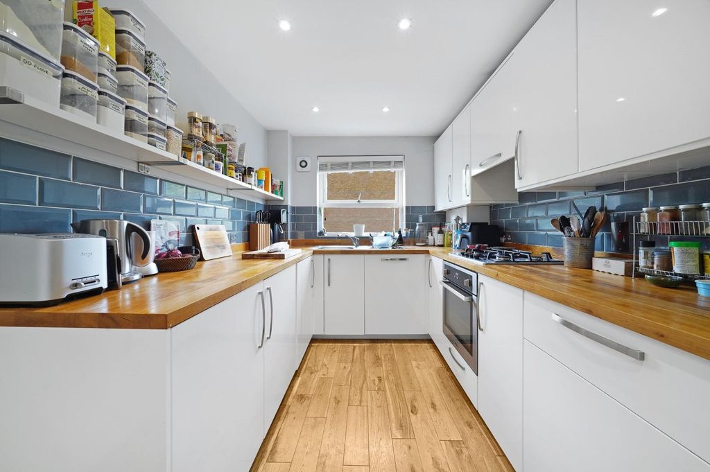 Property photo 2 of 15 1 (2).Jpg