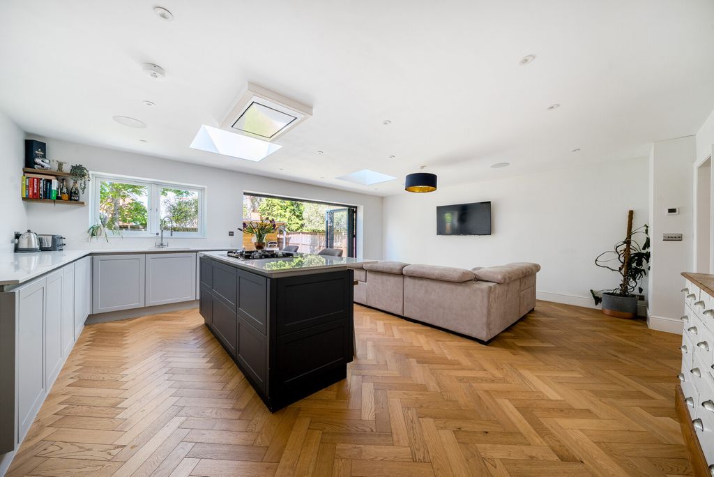 Property photo 3 of 34 1451437-27-69Ea22...