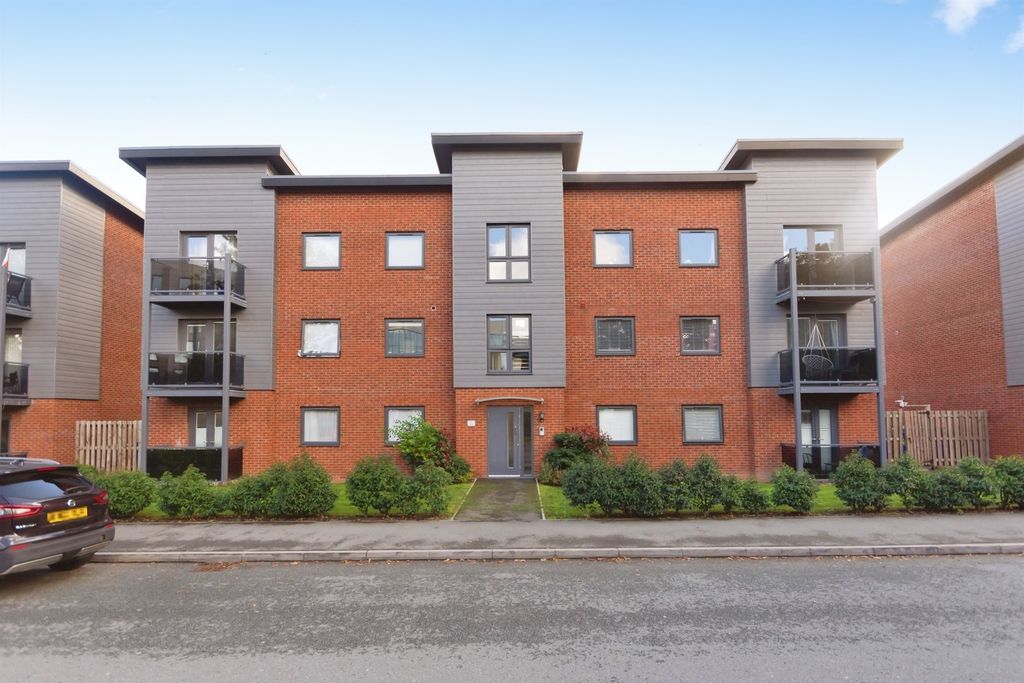 Property photo 1 of 17
