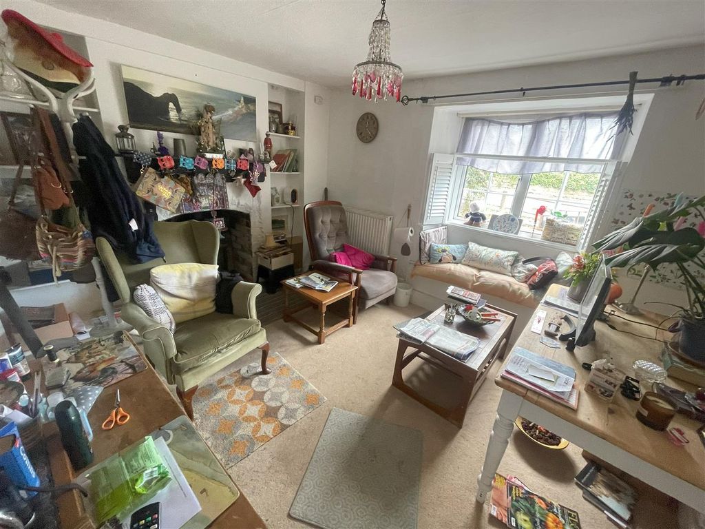 Property photo 3 of 9