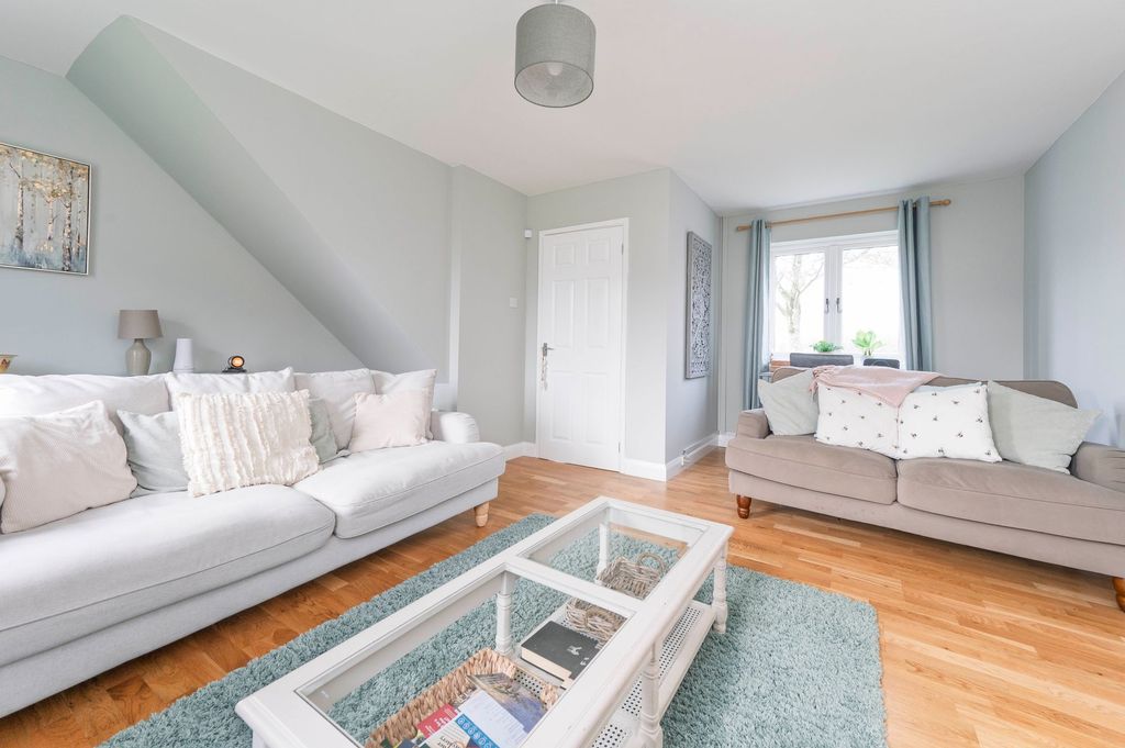 Property photo 2 of 15 Living Room