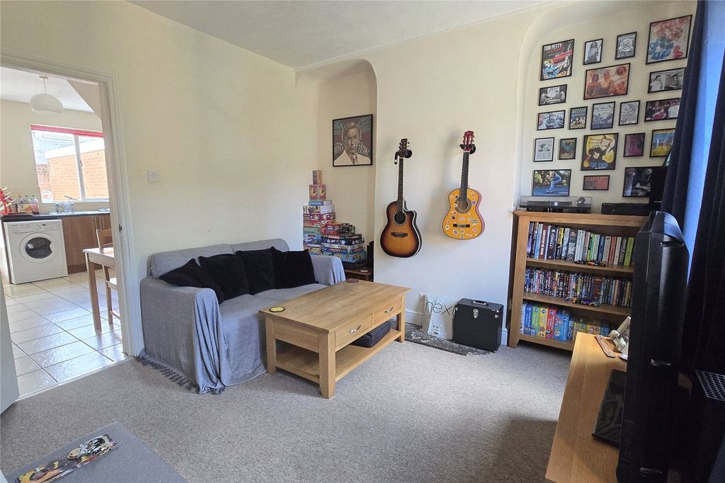 Property photo 2 of 13 Sitting Room
