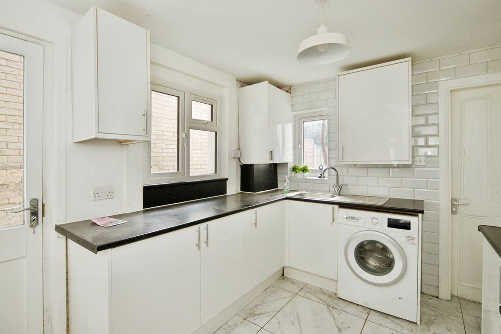 Property photo 2 of 16 Pbox-Img.Jpg