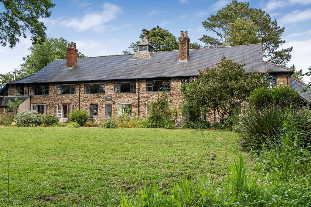 Property photo 1 of 18