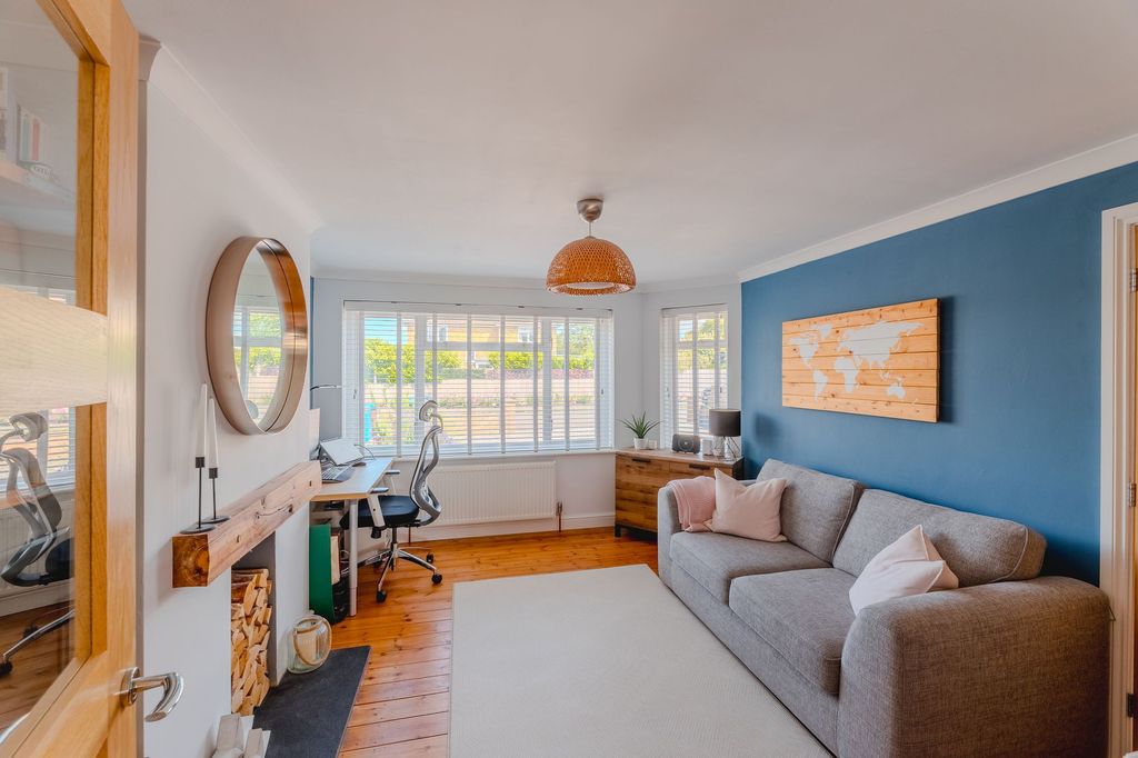 Property photo 2 of 19
