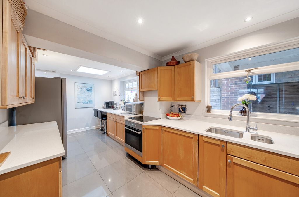 Property photo 3 of 18 1382390-26-69172c...