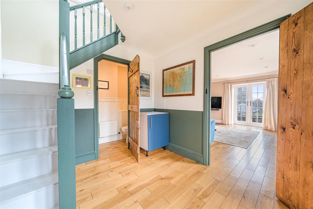 Property photo 3 of 21 Mews Entrance..Jpg